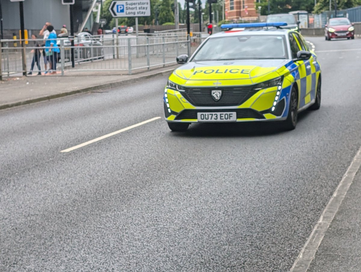 999Volunteer_'s tweet photo. .@TVP_Maidenhead Peugeot 308 in Maidenhead earlier this afternoon.

Been trying to catch one of these for a while 🙂 https://t.co/y9fCfO3X3Y