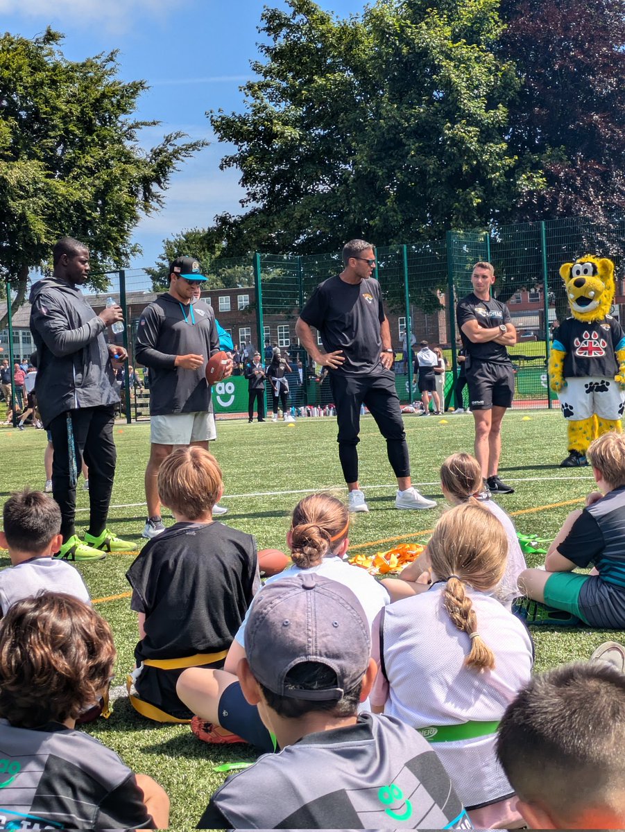 edstartsports's tweet image. And that's a wrap! A fantastic event capped off with a Q&amp;amp;A with the @JaguarsUKandIE players. 150 children enjoyed building on their #JagTag skills learned in school. We're incredibly proud of all who attended and hope you had the best time. Planning starts for the next event we…