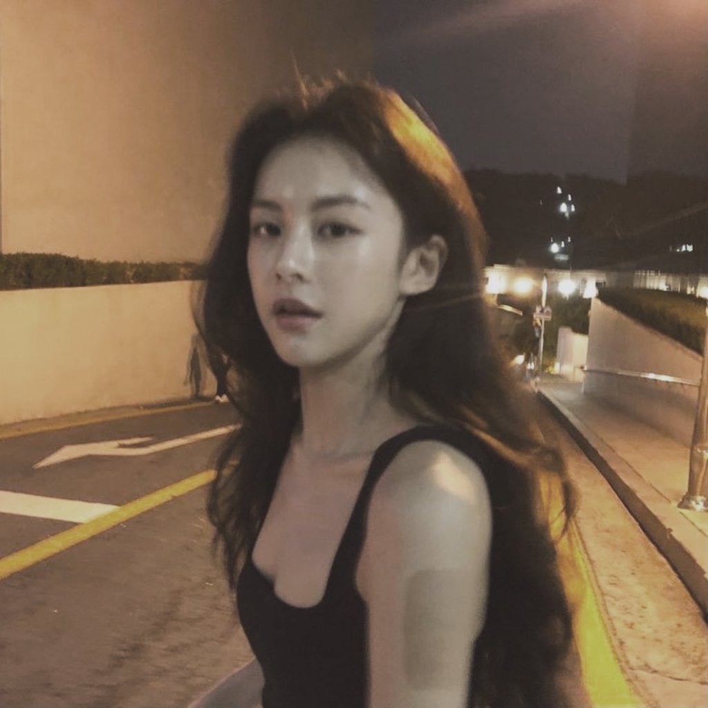 deargyj's tweet photo. this dream pairing would break the internet https://t.co/WELdIuBM2f