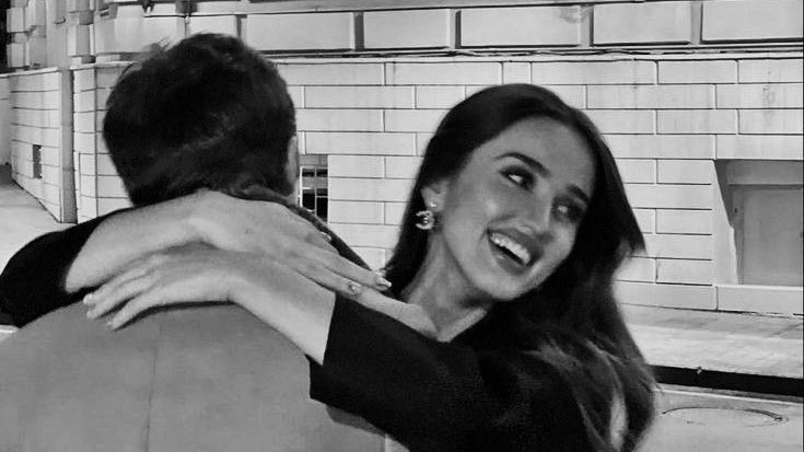 انا ودي اخطفّ شوفتك من عيون الناس
ولايشوف وجهك لاضحك واحدٍ غيري

❤️❤️‍🩹