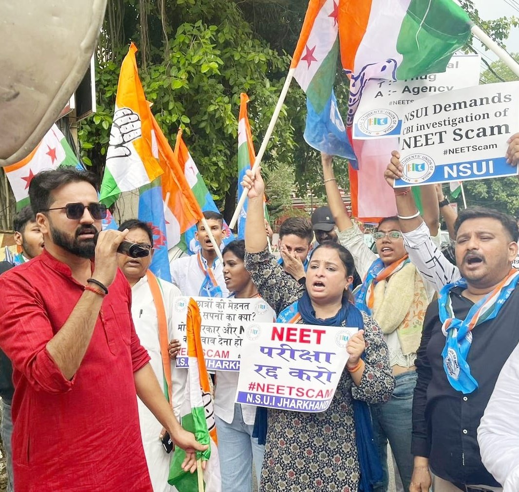 Nandani Gupta (@nandanigupta0) on Twitter photo #NEET_परीक्षा में हुए बड़े पैमाने पर भ्रस्टाचार, अनियमिताये के खिलाफ <a href="/INCJharkhand/">Jharkhand Congress</a> कमिटी द्वारा आयोजित विरोध मार्च एव प्रदर्शन कार्यक्रम में <a href="/nsui/">NSUI</a> के साथियों के साथ शामिल हुई। <a href="/VandanaArushi/">Arushi Vandana Singh</a> <a href="/InderjitINC/">Inderjit Singh</a> <a href="/varunchoudhary2/">Varun Choudhary</a> <a href="/Kunalsehrawat8/">Kunal Sehrawat</a> <a href="/BannaGupta76/">Banna Gupta</a> #NEET_परीक्षा में हुए बड़े पैमाने पर भ्रस्टाचार, अनियमिताये के खिलाफ <a href="/INCJharkhand/">Jharkhand Congress</a> कमिटी द्वारा आयोजित विरोध मार्च एव प्रदर्शन कार्यक्रम में <a href="/nsui/">NSUI</a> के साथियों के साथ शामिल हुई। <a href="/VandanaArushi/">Arushi Vandana Singh</a> <a href="/InderjitINC/">Inderjit Singh</a> <a href="/varunchoudhary2/">Varun Choudhary</a> <a href="/Kunalsehrawat8/">Kunal Sehrawat</a> <a href="/BannaGupta76/">Banna Gupta</a>