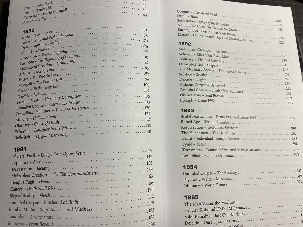国内で入手出来なさそうなので海外から買ったScott Burnsの自伝A Life in Death Metal 1987-1997とObituaryの自伝Turned Inside Outが到着
当時の裏話満載な感じで面白そう👍ちょっとずつ読むぞ