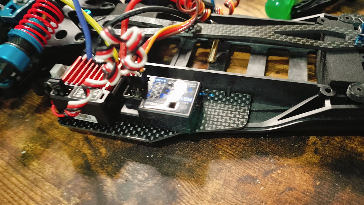 airacomet_p59rc's tweet photo. 忘れた頃にやってくるFF03パーツ!
洛西モデルさん経由で3ヶ月掛かりましたが、ますますタミヤ色に染まっていってます。
モーターファンはイーグルのモータープレートに付属しているファンマウント使わないとダメかなぁ…
#tamiya
#ff03pro https://t.co/XMR6FUwKOC