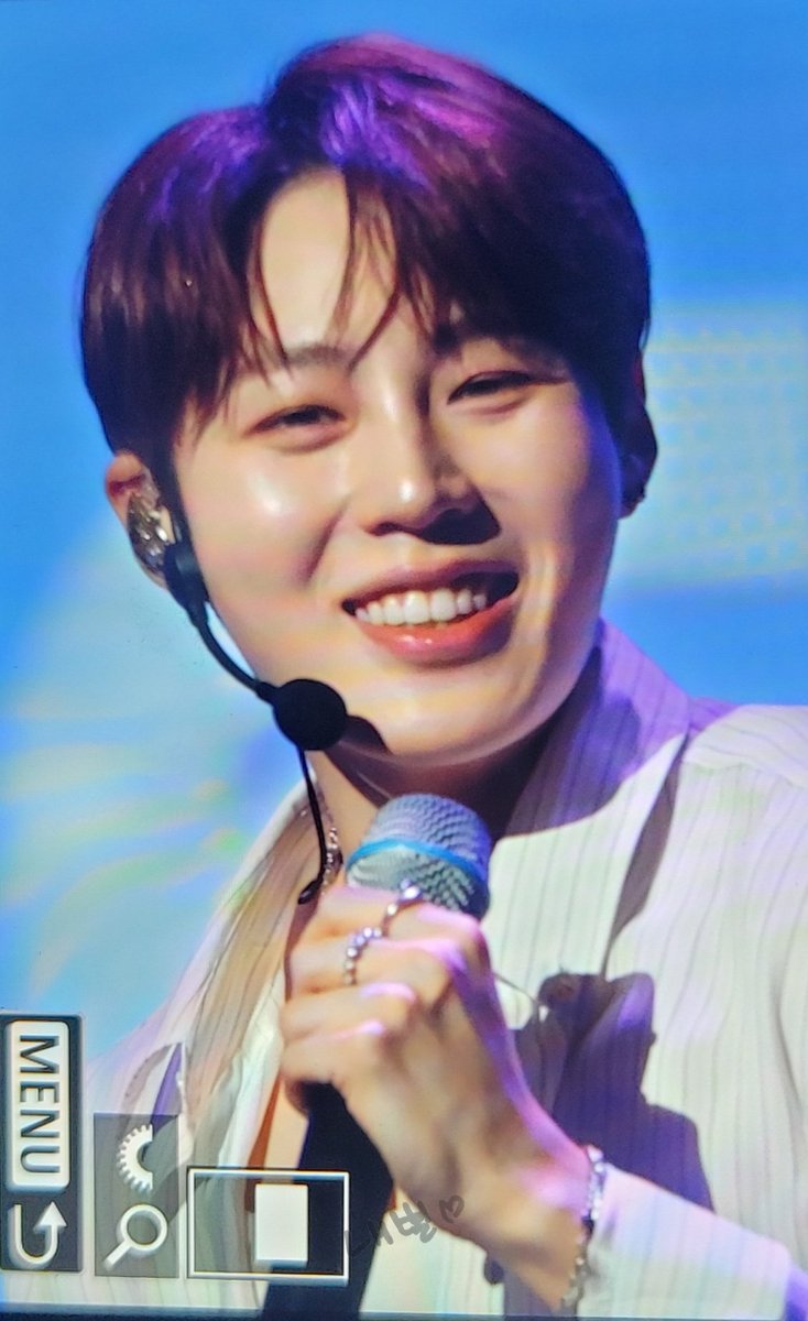 240622 팬미팅 DAY2
고마워 성운아💜💙💛

#하성운 #HASUNGWOON #ハソンウン <a href="/gooreumseng/">하성운</a>