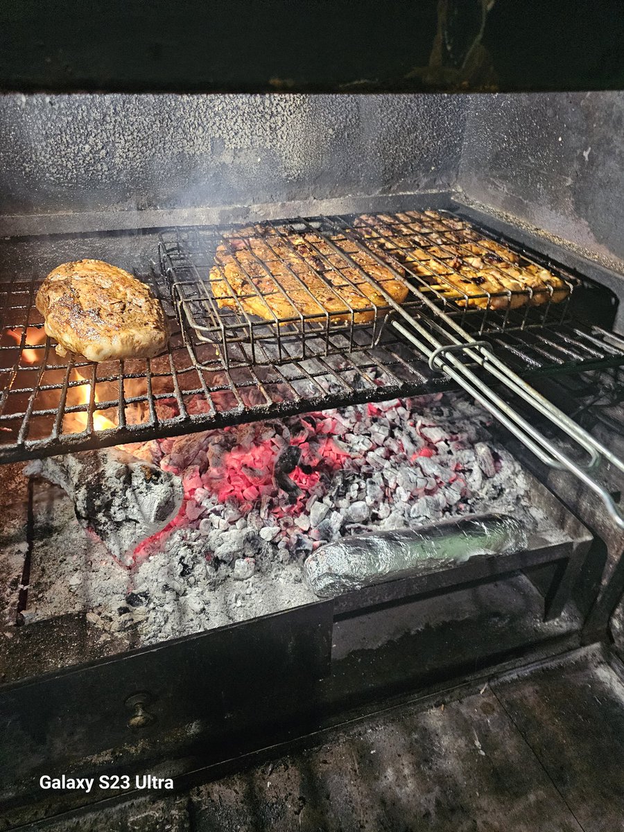 cornedupreez1's tweet photo. Steaks op die kole🔥 by my maatjie 🤗 #LayedBackSunday https://t.co/82T9MLzsn8