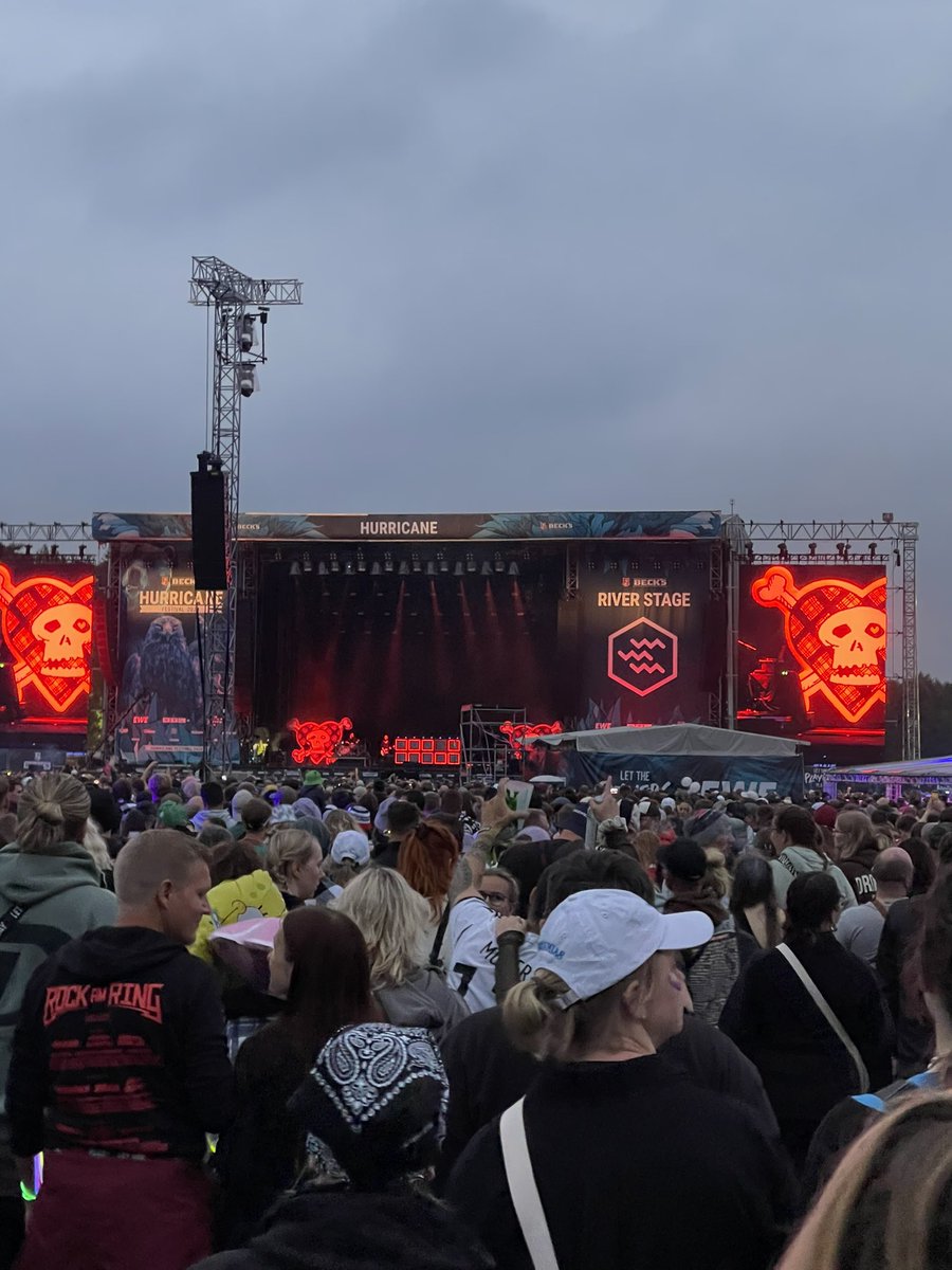 Live! 

Neues Erstligalogo des Fc.St.Pauli gelauncht. 

Wieder ein ganz großer Marketingmove!