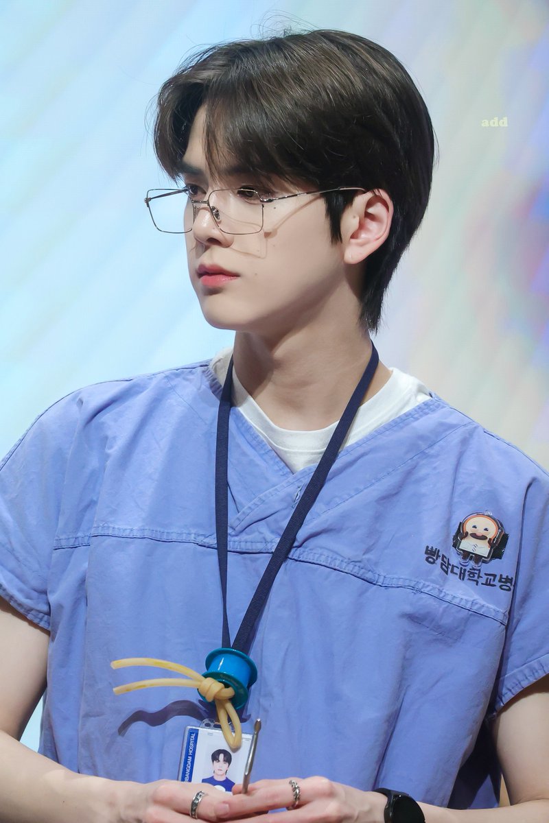 AddYH97's tweet photo. 240406
🩺🩺
#더보이즈 #THEBOYZ #영훈 #YOUNGHOON https://t.co/FinI4gS3kD