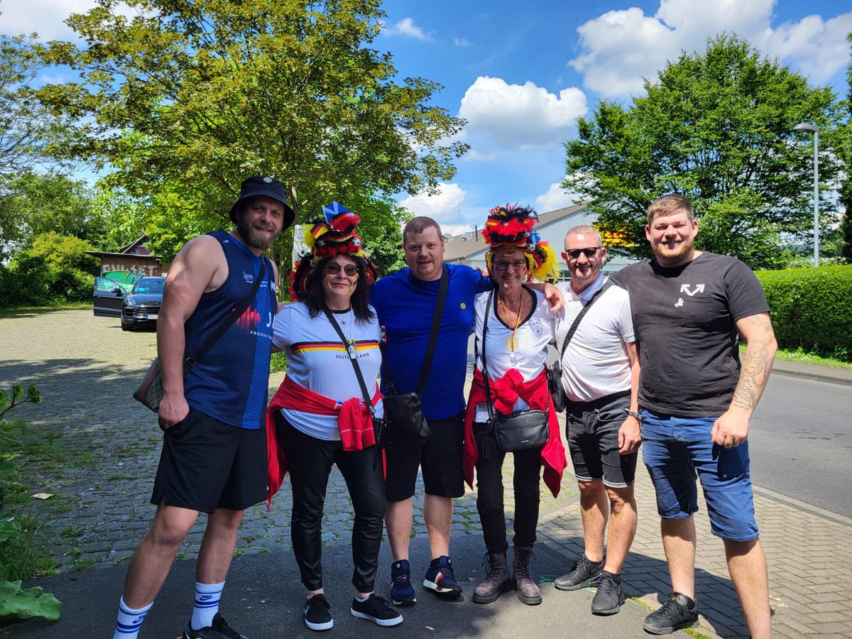 All good here in Cologne with some german fans  🇩🇪 🇩🇪🏴󠁧󠁢󠁥󠁮󠁧󠁿🏴󠁧󠁢󠁥󠁮󠁧󠁿 #england #englandaway #germany #EURo2024