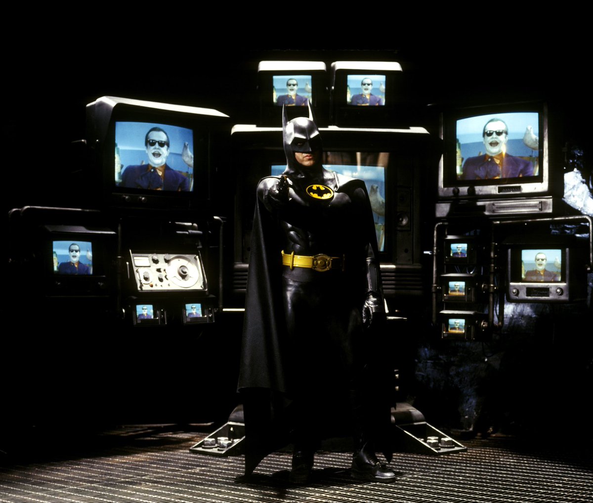 HolyBatCast's tweet image. Happy 35th anniversary to the film that changed everything. Full of striking imagery, action, iconic music, fantastic performances, and a truly one-of-a-kind vision, it remains one of the best of the best. Happy Birthday #Batman! #Batman89

Oh, and check your podcast feeds 😉
