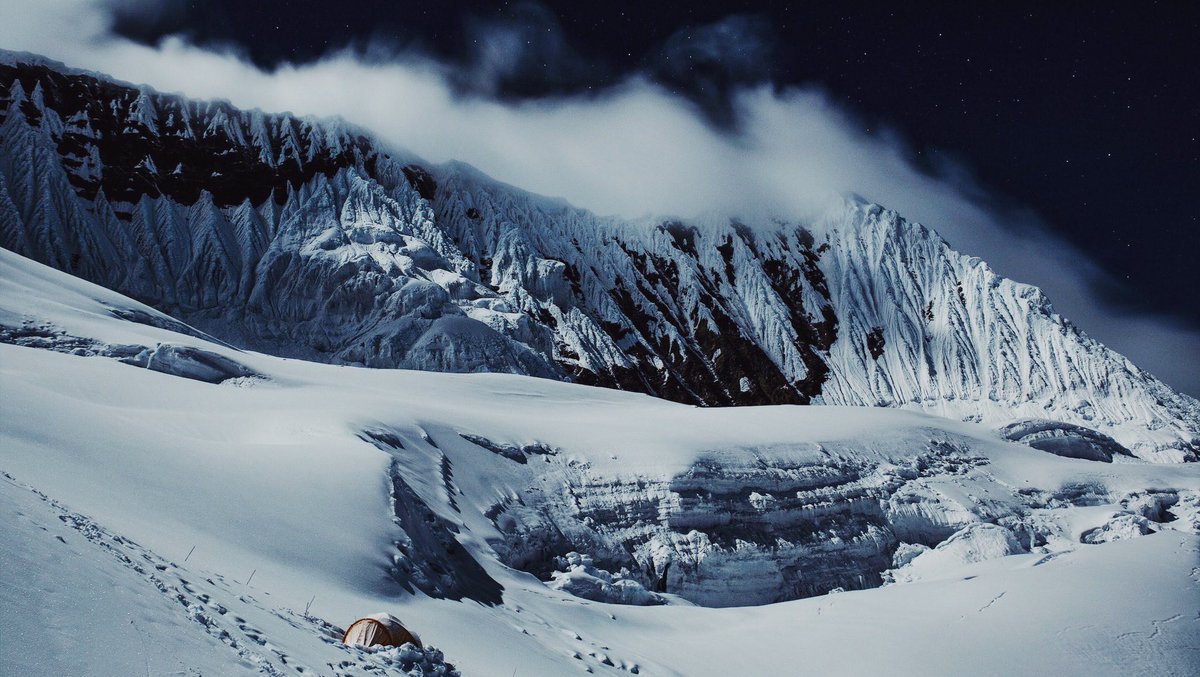 ヒマラヤの夜は死ぬかと思うくらい怖いけど世界で一番好きな夜。 酸素