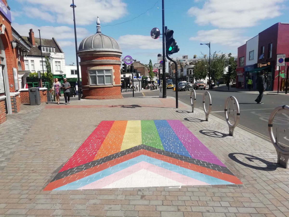 Rokhsana Fiaz OBE (@rokhsanafiaz) on Twitter photo 🧵🏳️⚧️🏳️🌈 This morning, residents alerted us to a hate crime as someone had defaced our Progress Rainbow flag outside Forest Gate Station, which is a celebration of our diversity.
We are reporting it to <a href="/MPSNewham/">Newham MPS | North East BCU</a> police & we’ll repaint the flag with pride and in solidarity.✊🏾 🧵🏳️⚧️🏳️🌈 This morning, residents alerted us to a hate crime as someone had defaced our Progress Rainbow flag outside Forest Gate Station, which is a celebration of our diversity.
We are reporting it to <a href="/MPSNewham/">Newham MPS | North East BCU</a> police & we’ll repaint the flag with pride and in solidarity.✊🏾