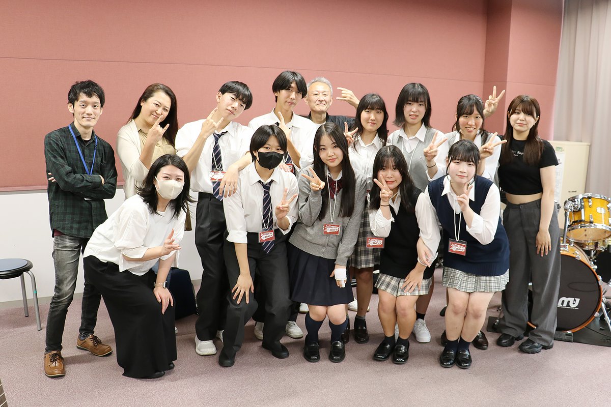 FACE_ON_staff's tweet photo. MUSIC DAYS 東京大会のオリエンテーション④&amp;バンドクリニックを実施しました。

バンド部門 明星、朋��学院、品川女子学院、深沢、板橋、鷺宮、竹台、田園調布、ダンス部門 品川エトワール女子、杉並学院、田無、日体大荏原、城西、トキワ松学園の皆さんです。

協力　日本工学院ミュージックカレッジ https://t.co/PFVMH6VG0T