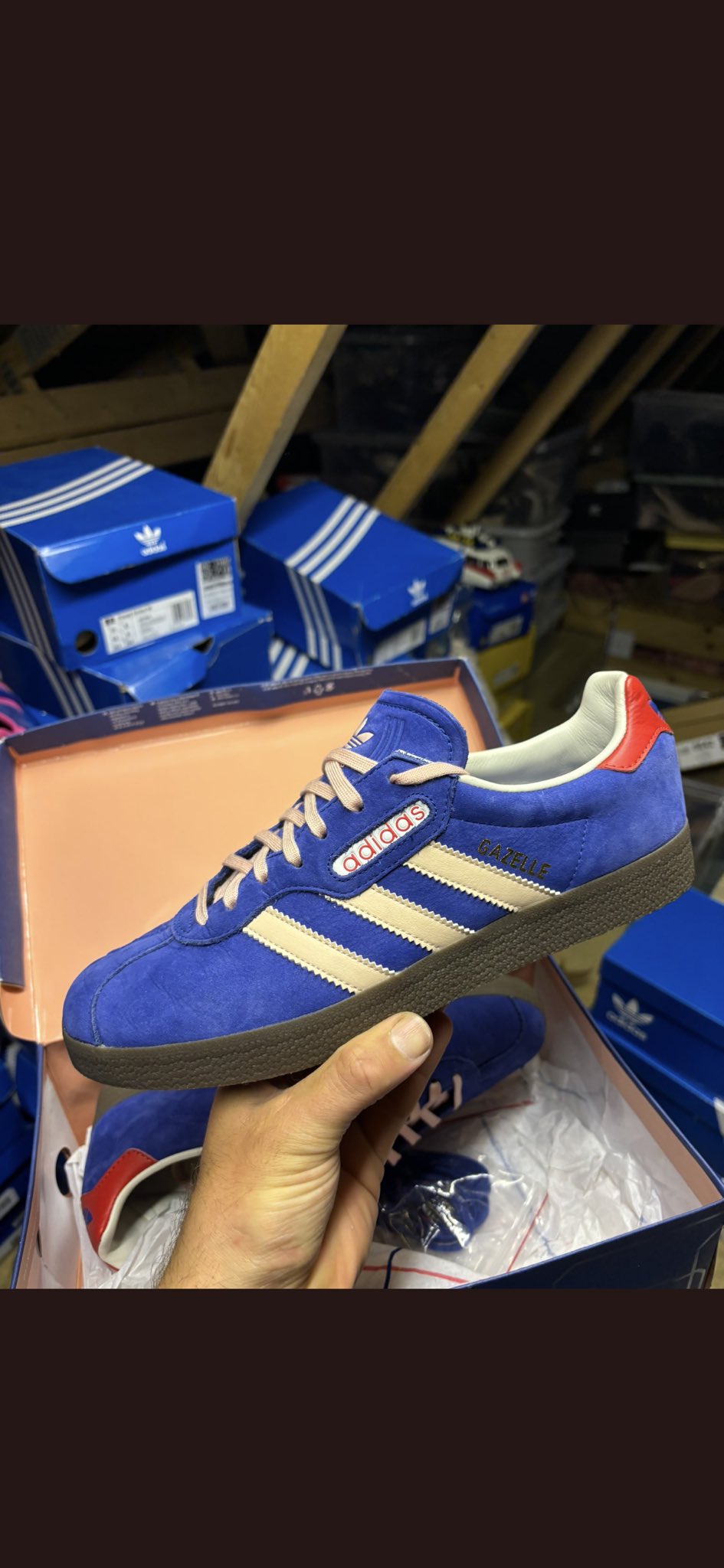 Brian Sultana on X adiFamily Adidas Gazelle London to Manchester Size 8 Worn a couple of times Spare laces included 40 tyd https t j4tmYstzd2 X