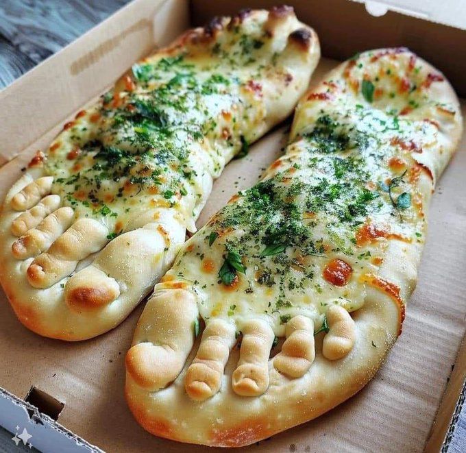 sagarcasm's tweet photo. Attendant: 6 inch pizza or 8 inch?

Customer: Two feet https://t.co/XtU0mdMoKe
