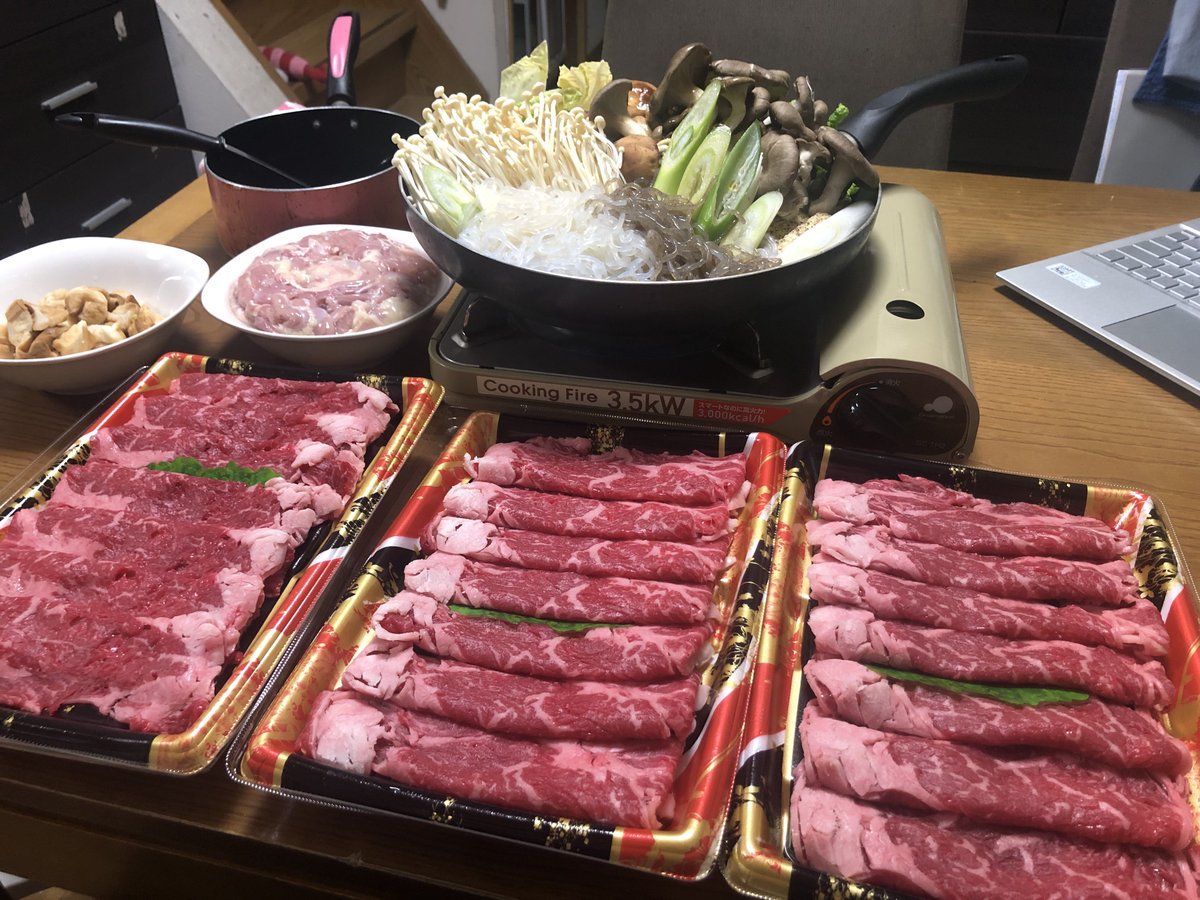 女王の晩御飯👑✨
きょきょきょ今日〜はっ‼️
女王の好き焼きだーい✨
色々とまりません www
#好き焼き
#徳島サバゲー
#サバイバルゲーム
#cqbfieldalpha
#キッチン女王
#Tomo疑似餌店
#便利屋いのちゃん
#レディース脱毛サロンoneshot
#メンズ脱毛サロンoneshot