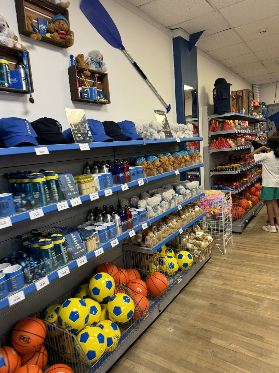 STMM20's tweet image. Safely back on site after a very energetic morning on the water. Sunday lunch went down a treat ! Now visiting the shop before our afternoon activities - archery 🏹 and Jacob’s Ladder 🪜. Looking forward to our disco tonight.
#Bullseye
#ReachForTheSky
#DancingKingsAndQueens