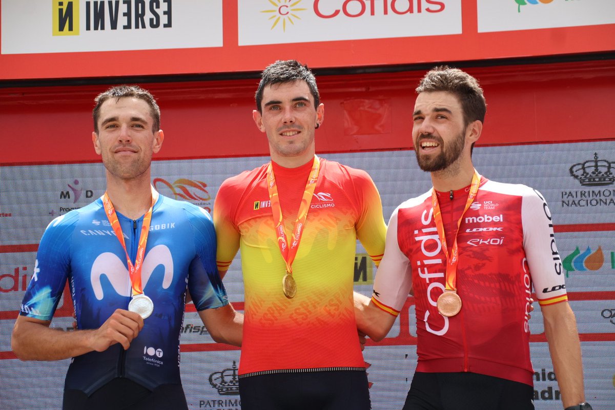 #CEMadrid24 | ¡Vaya podio!😍

Unos ciclistas que honran año a año el Campeonato de España, todos ellos ya campeones del mismo, y a los que esperamos volver a ver en este podio👏

¡Enhorabuena y gracias!❤️

#MadridEsDeporte <a href="/aytosanlorenzo/">Ayto. San Lorenzo</a> <a href="/deportecmadrid/">Deporte▪️Comunidad de Madrid</a>