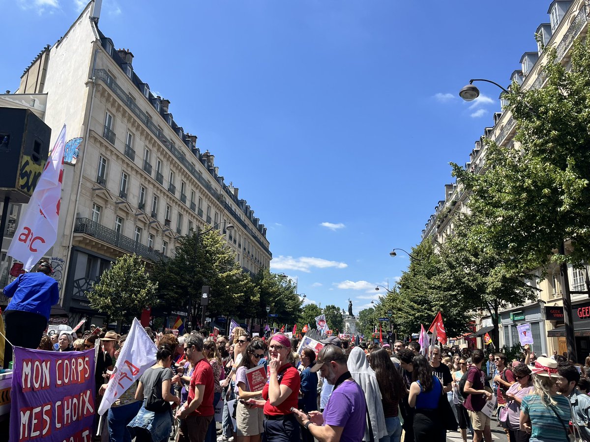 📢 Sonnons les alertes féministes !
Sauvons nos droits !
Luttons contre toutes les formes de #Discriminations !

#DroitsDesFemmes #DroitsLGBT+ #NonALaHaine #NonAuRacisme #NonAuRHaine #BlocageExtremeDroite