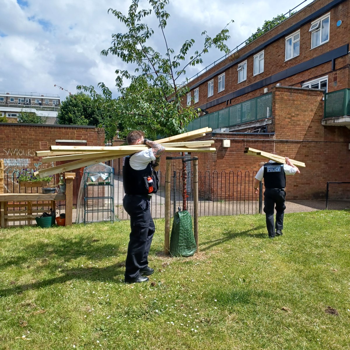 London Bridge & West Bermondsey Police tweet media