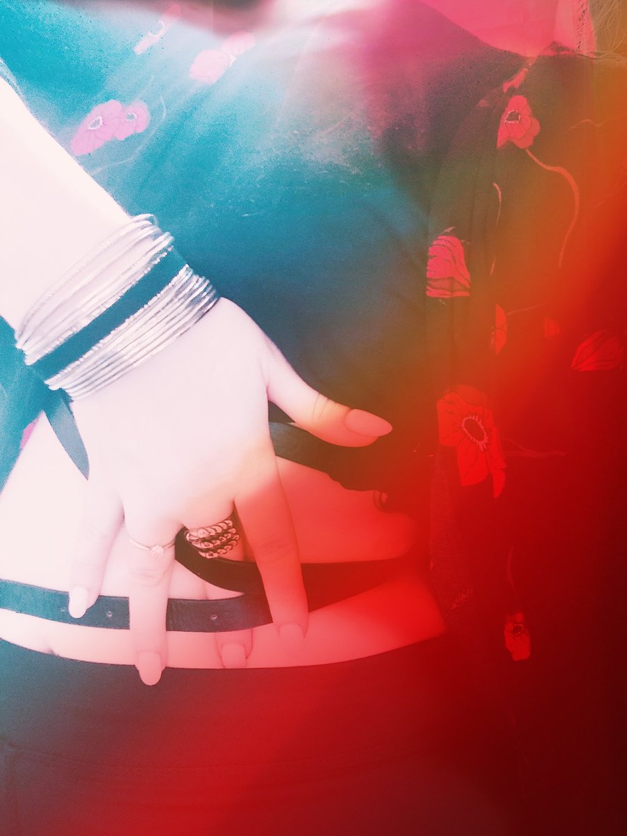 Эва: Хочу танцев в красном свете
Эва: Дресс-код, конечно, черно-красный 
Искра-буря-безумие...

- После стольких лет?
- Всегда 

Невозможно однажды пустить в свою жизнь такое яркое альтерэго, сыграть его несколько раз на РИ и надеяться, что вы попрощались))