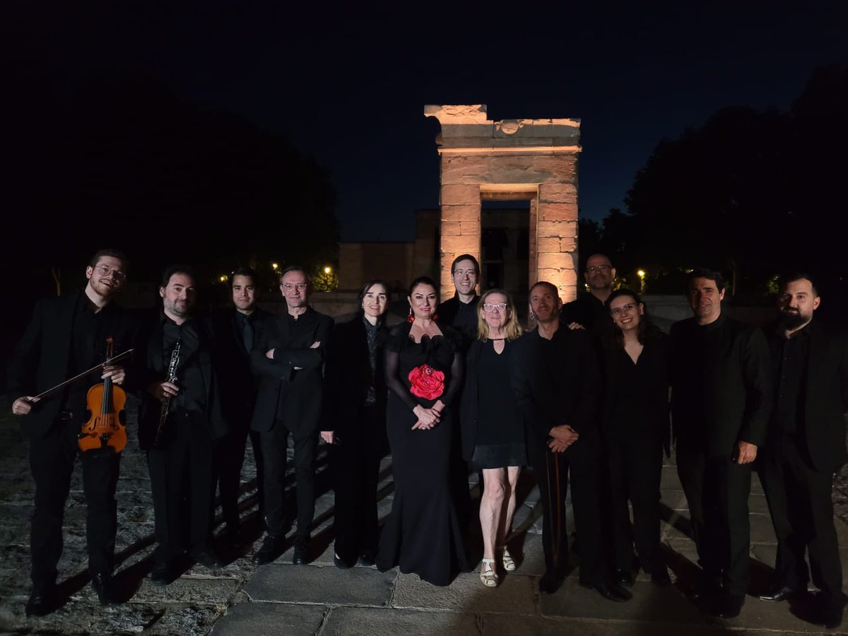 dsierramarta's tweet photo. Un evento extraordinario en el @templodebod con fabulosos amigos @BerdejoMarin, Montserrat M. Caballé, @alaindamas, @MariantoniaMLan @lsmaestrolansac, @MomentoTesoro ¡Feliz Día Internacional de la Música! https://t.co/tcfLB6vOdN