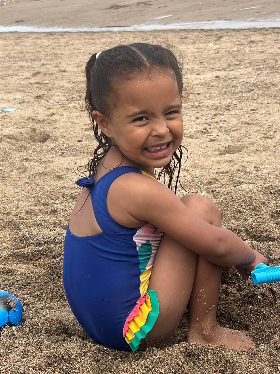 MediaSOI's tweet photo. Have you seen missing Janielis? The three-year-old was reported missing from the seafront in Skegness, earlier this afternoon (23 June). 

If you have seen Janielis, or have any information that could our search, please call us on 101 quoting Incident 219 of 23 June. https://t.co/CWbWrMVC09
