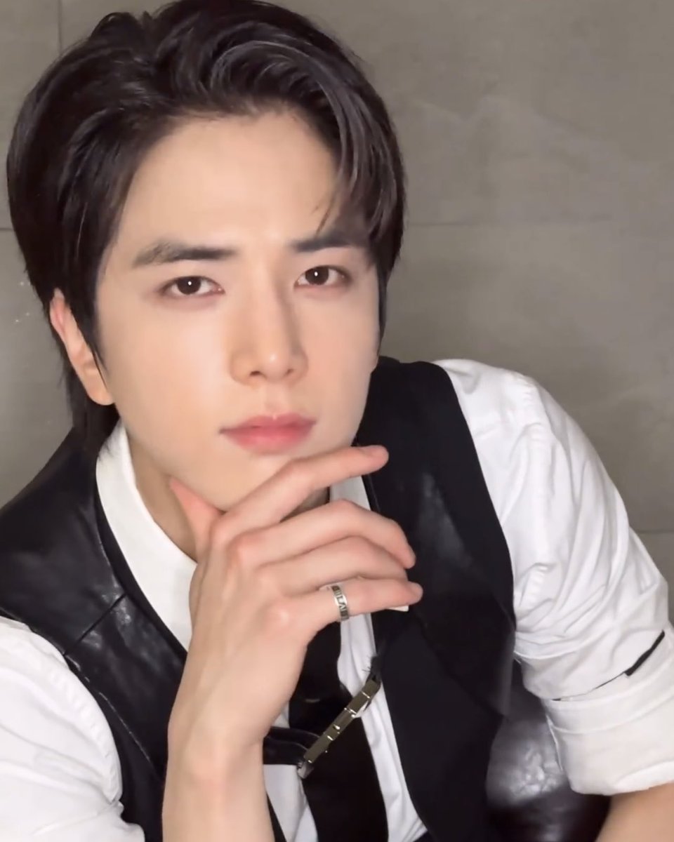 저화질의 영훈이 tweet media