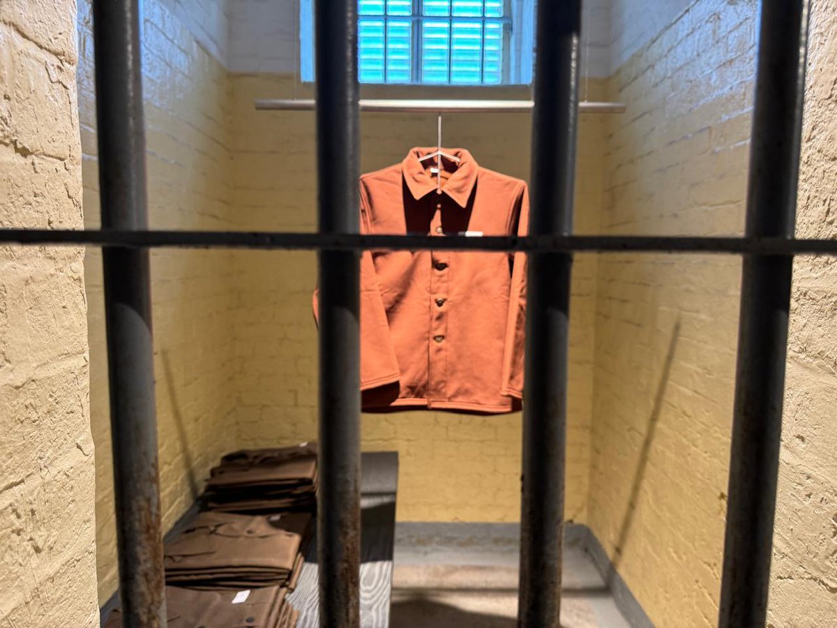 من رحلة الصين الاستكشافية - اطلب العلم ولو في الصين: عمرك فكرت تسجن الإبداع في داخلك او داخل الاخرين ؟ 

My China discovery trip:  creativity in captivity- what a shame it happens to all of us and by all of us  

#إبداع #تقييد #الصين #رحلة #استكشاف
#creative #creativity