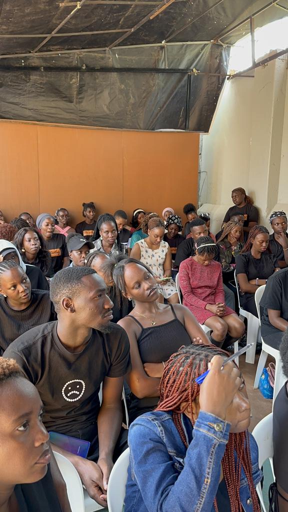 theartistry360's tweet photo. Kabaka Wawuyo fe abamulina!!!

Learning from the Master
Michael Wawuyo Junior is here! At Artistry360's Master Class, and we are soaking up the wisdom of a seasoned acting master. Taking our craft to the next level. https://t.co/m33JmtJw1w