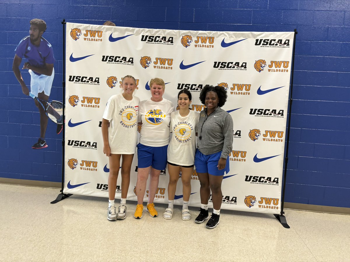 Had fun at the <a href="/JWU_WBB/">JWU Women’s Basketball</a> elite camp yesterday! Thank you <a href="/CoachJillDunn/">Jill Dunn</a> for the invite.