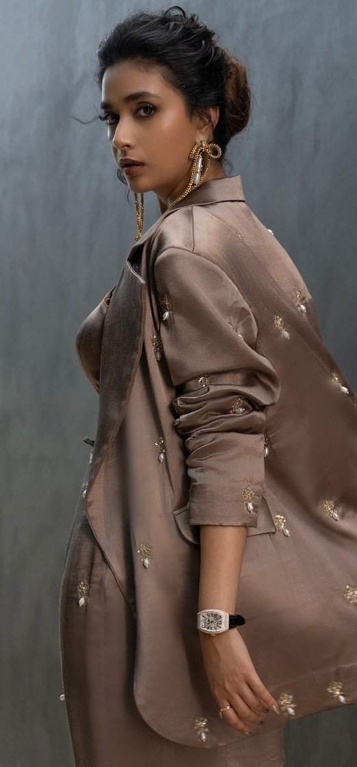 GQwr1p3akAADzm0?format=jpg&name=medium