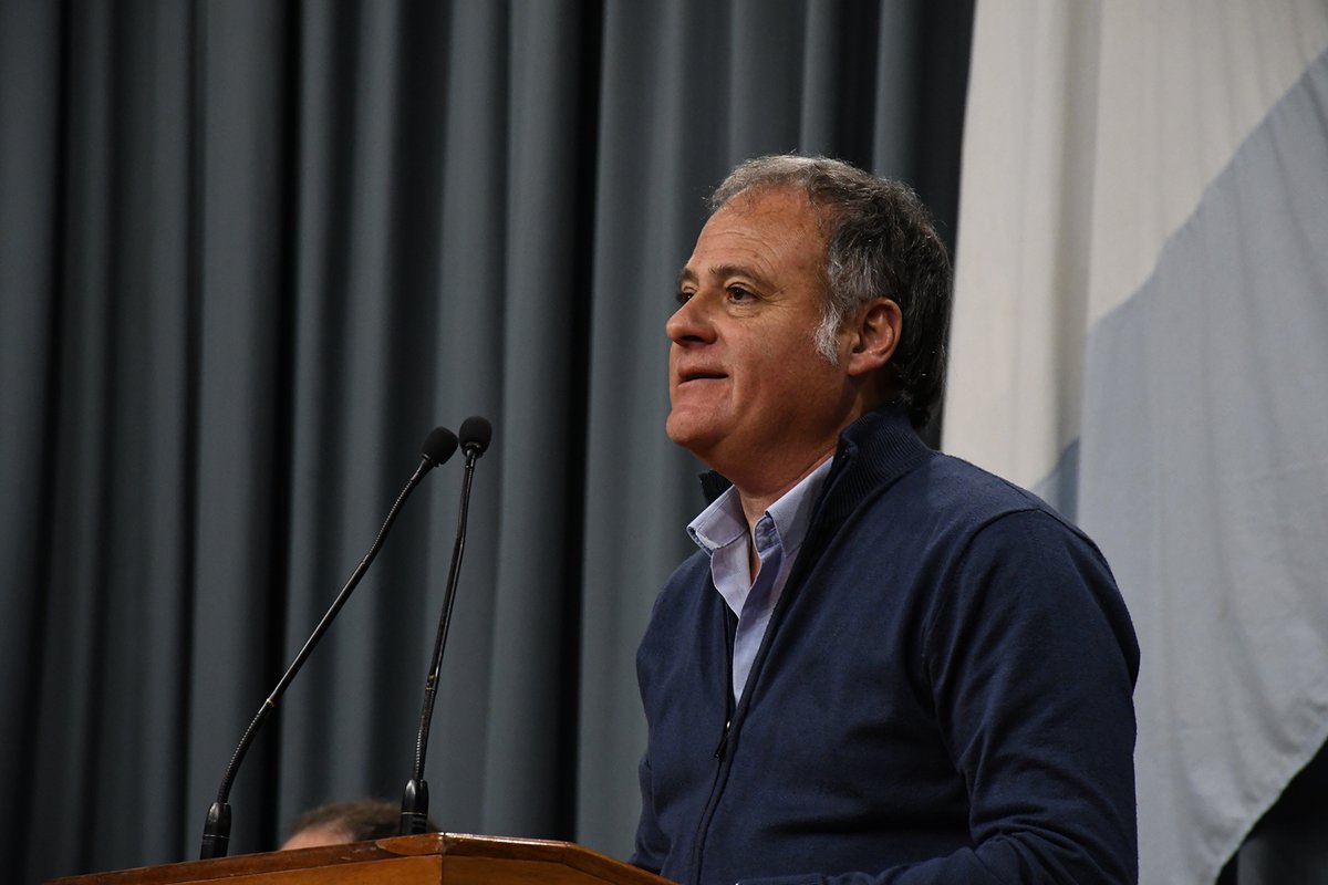 RadioUNRC's tweet photo. #EleccionesMunicipales #RíoCuarto   Tras emitir su voto, @rolohurtado candidato a intendente del PRO, señaló que tienen fiscales en todas las escuelas y destacó que la boleta única colabora con la transparencia de la elección https://t.co/J4puNBYO7f