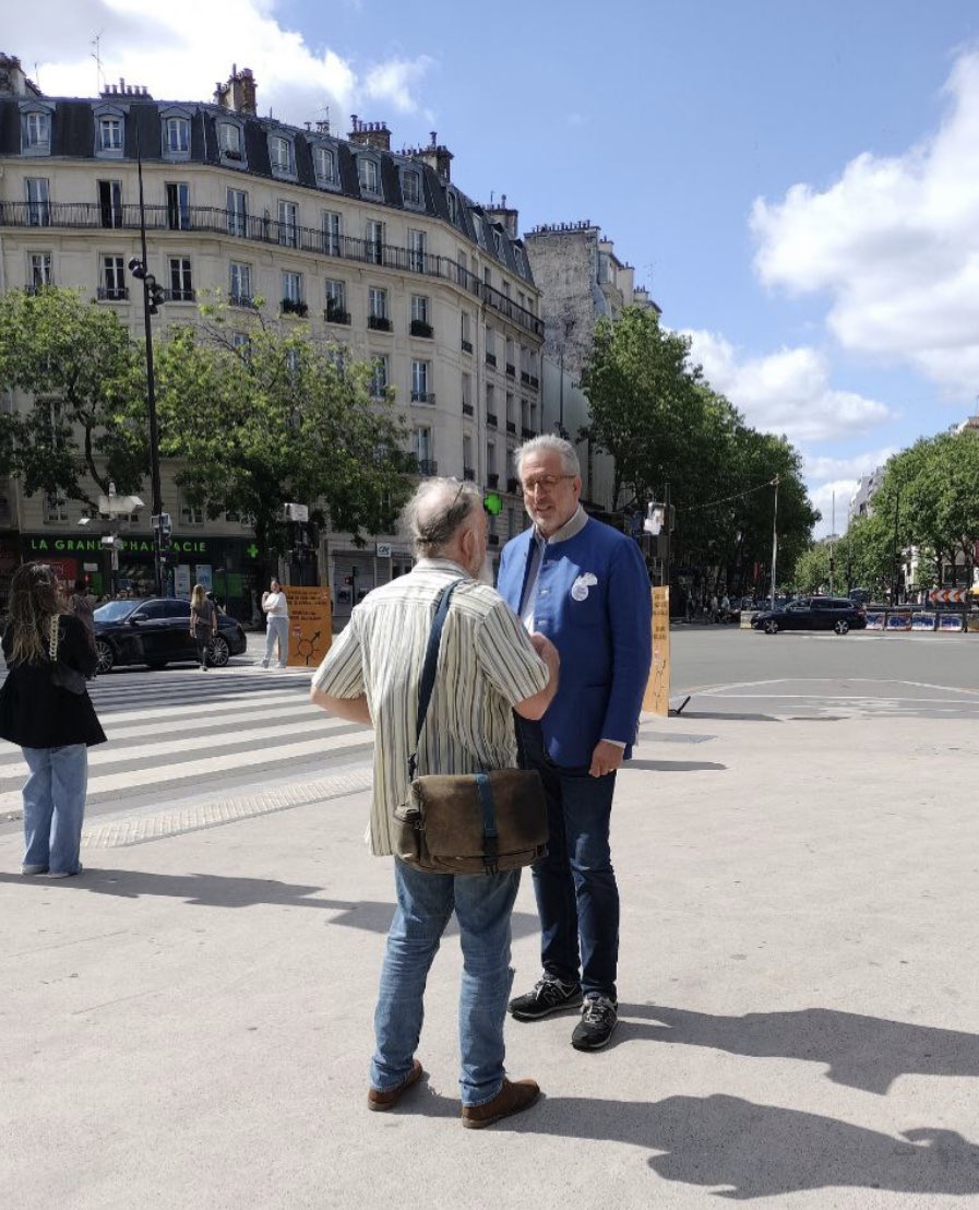 Mobilisation dans la 7511 aux côtés de <a href="/maudgatel/">Maud Gatel</a> et <a href="/nmansier/">Nicolas Mansier</a> en ce matin d’été pour rappeler aux habitantes et habitants la voie qui permet d’éviter les extrêmes.