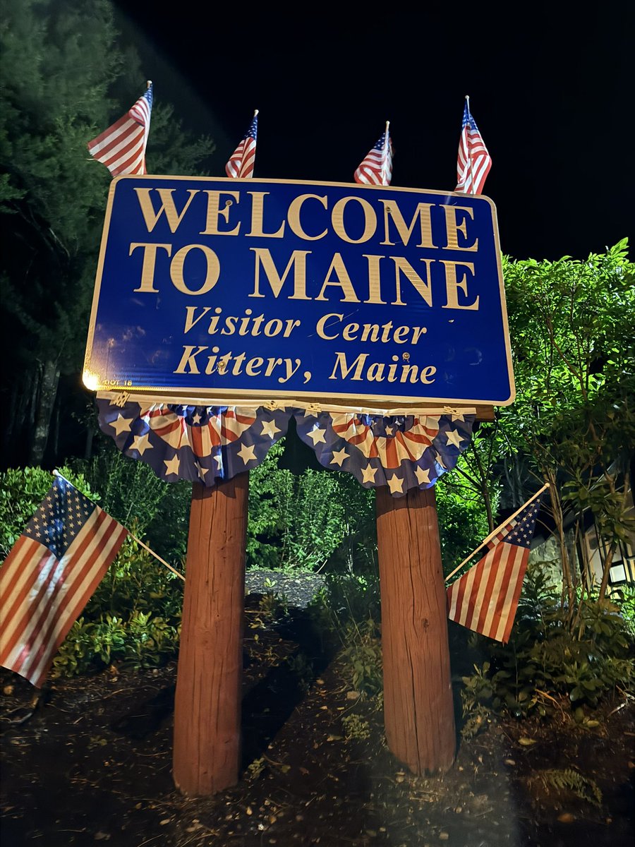 AdrianRavenwood's tweet image. Made back to my home state last night!! I get to stay here for the Summer and Fall! #Maine #TheWayLifeShouldBe #VacationLand