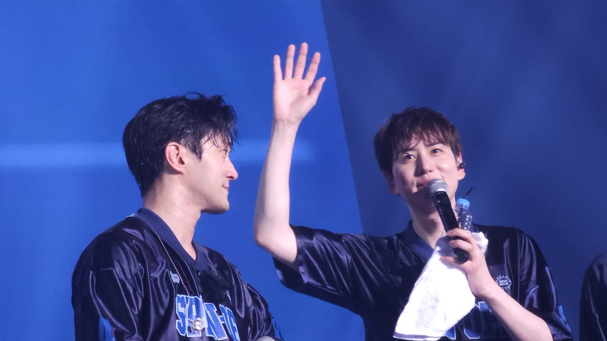 Tee_Ei91's tweet photo. Listen to the eyes, they have much to say 💙

#WonKyu #SuperShow_Spinoff_Halftime
#Kyuhyun #Siwon https://t.co/cQfHH66Sqd