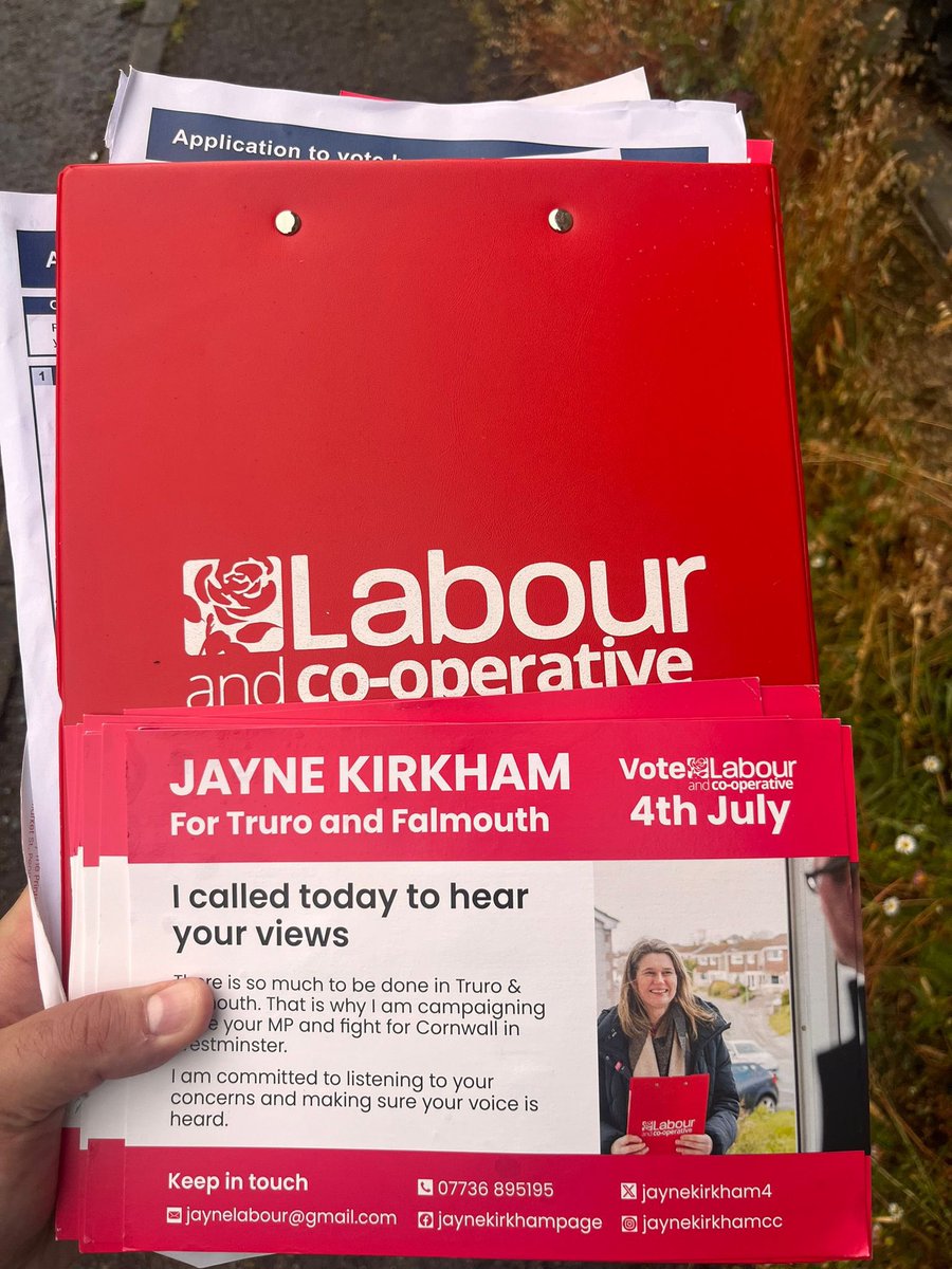 thoyles's tweet photo. Wet weather but warm responses in #Devoran for @JayneKirkham4!
What a beautiful place, and lots of lovely people voting labour here :) https://t.co/fDmoqCzxlt