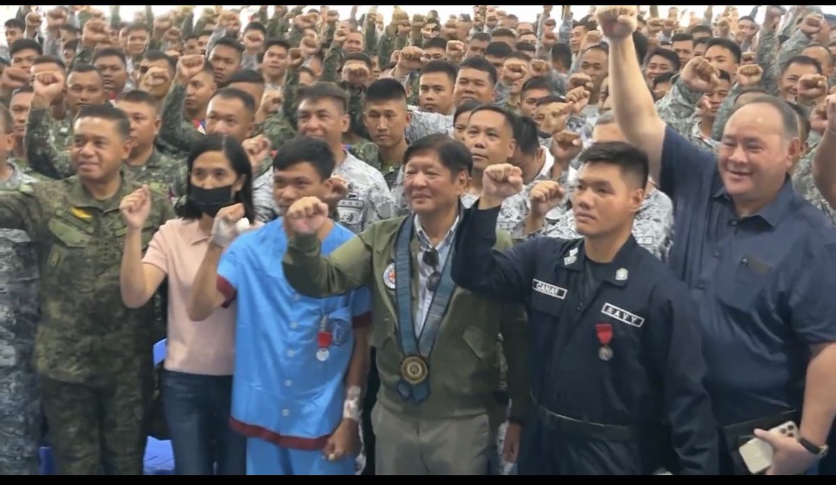 SundalongKnin's tweet photo. Kaya tahimik si Cashiño, Brosas, Castro at Manuel.
Nabusalan sa 450M Unprogrammed Funds ni Tamby at tuluyang kinupkop na ni BBM ang mga kumunista. Budol na lang yang mga balitang may pinasabog or inatake kuno ang mga salot.
#UniNPA #UniPinks #NPASalot https://t.co/bvcgMcwDUe