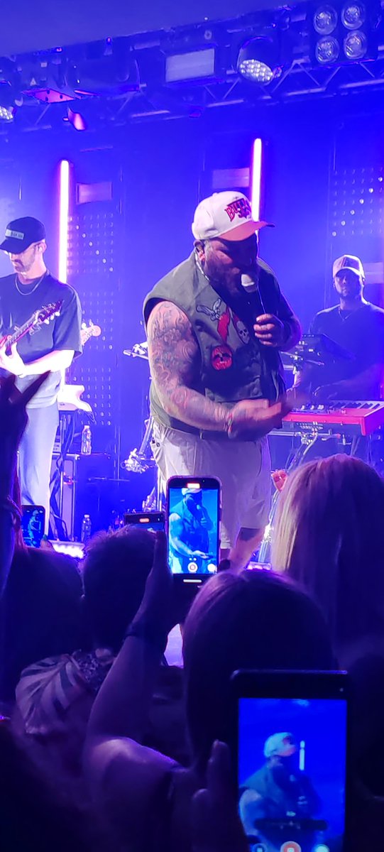 SnortTardy's tweet photo. #teddyswims is an absolute legend. Best gig in a long time.
Loved it 💙 https://t.co/DKTrzG6tRZ