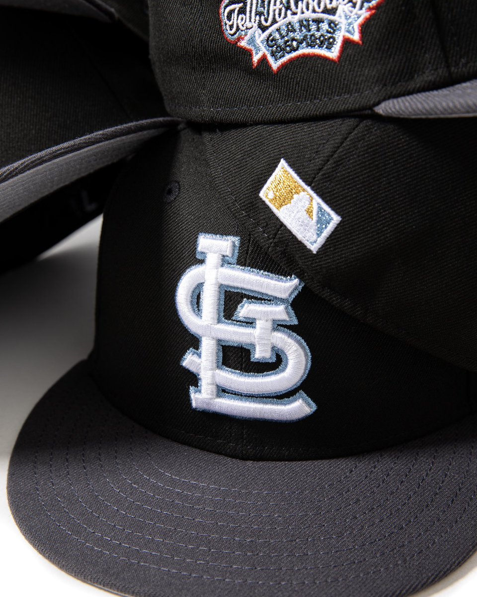 Color Story Black-Graphite arrives tomorrow ⚫️🔘 In 8 <a href="/NewEraCap/">New Era Cap</a> styles at 11 am PST/2 pm EST ⏰