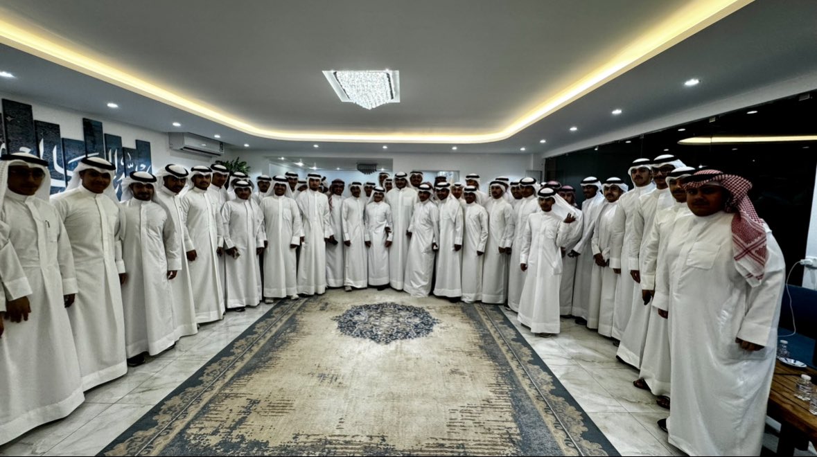 | فإذا عزَمتَ فَتوَكل عَلَى اللَّه |

تم بحمد الله تزكيتي أنا :

" فواز تركي البديني المطيري "

مرشحاً ضمن صفوف قائمة الشريعة 
في كلية الشريعة - جامعة الكويت 

للعام النقابي 2024- 2025 

والله ولي التوفيق 🔹