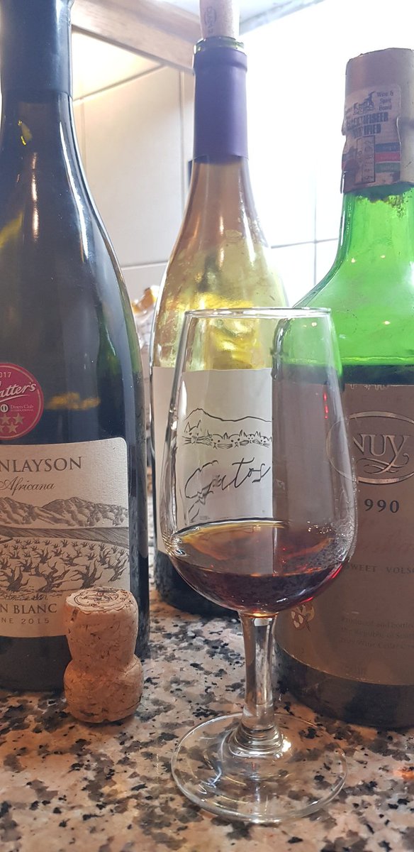 Relocation wines. Good buds, pizza. And 34 YO Nuy. Bang! A Mazing!