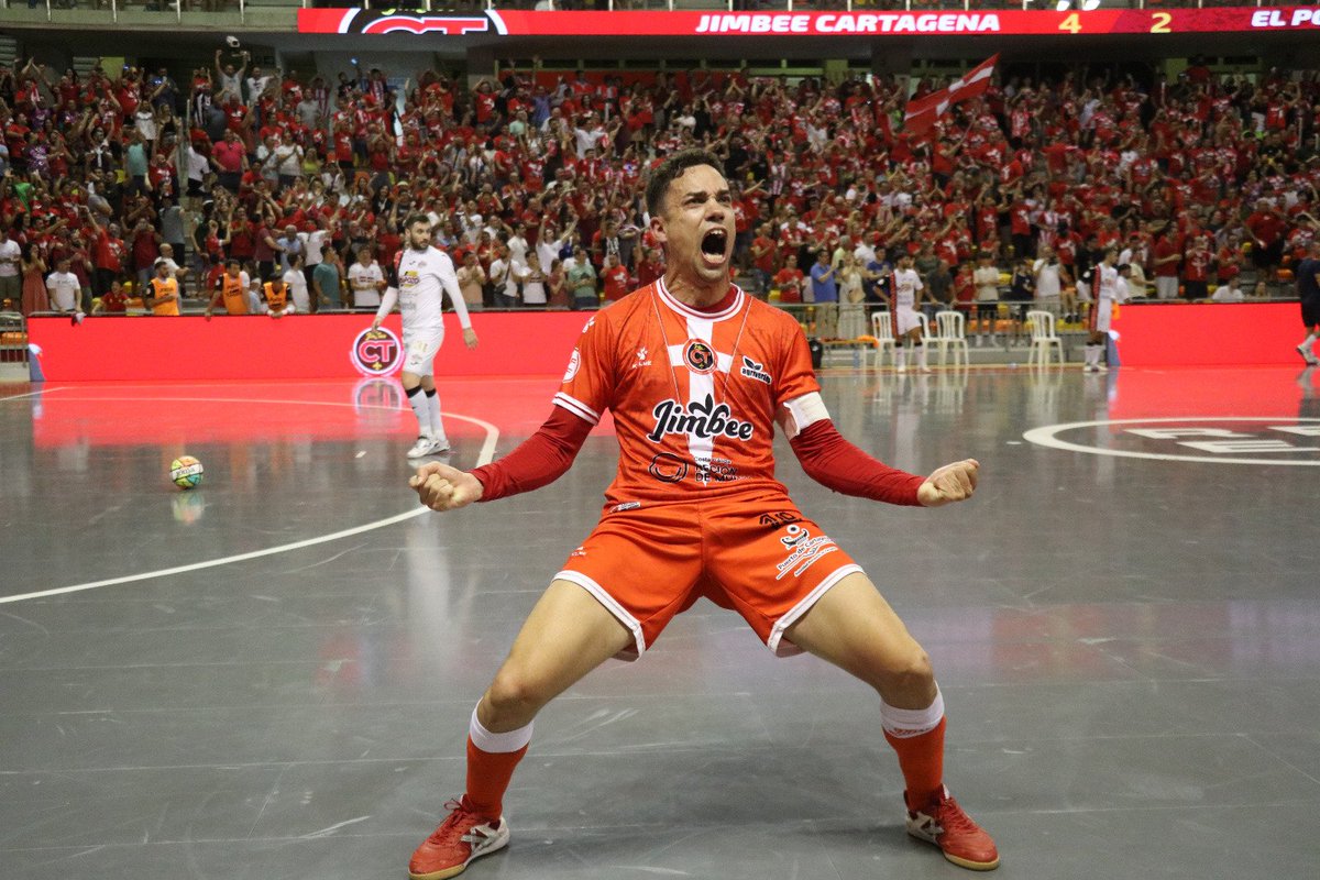 Nos ascendió.
Nos salvó.
Nos ilusionó.
Nos campeonó.

¡JESUUUUUUS IZQUIERDOOOO! 

📸 Pedro Gómez/Efesista
