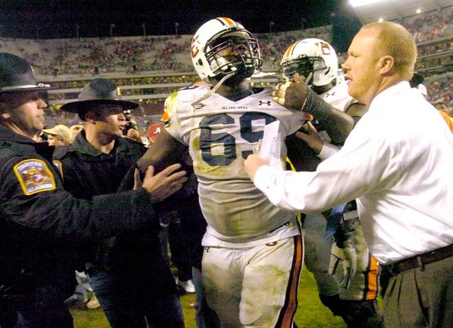 BEN GRUBBS DAYS ‘TIL KICKOFF

The former 3-star recruit emerged as a standout offensive lineman at Auburn, earning All-SEC honors in both his junior and senior years. Grubbs was also named to the All-America First Team by Pro Football Weekly as a senior. #WarEagle