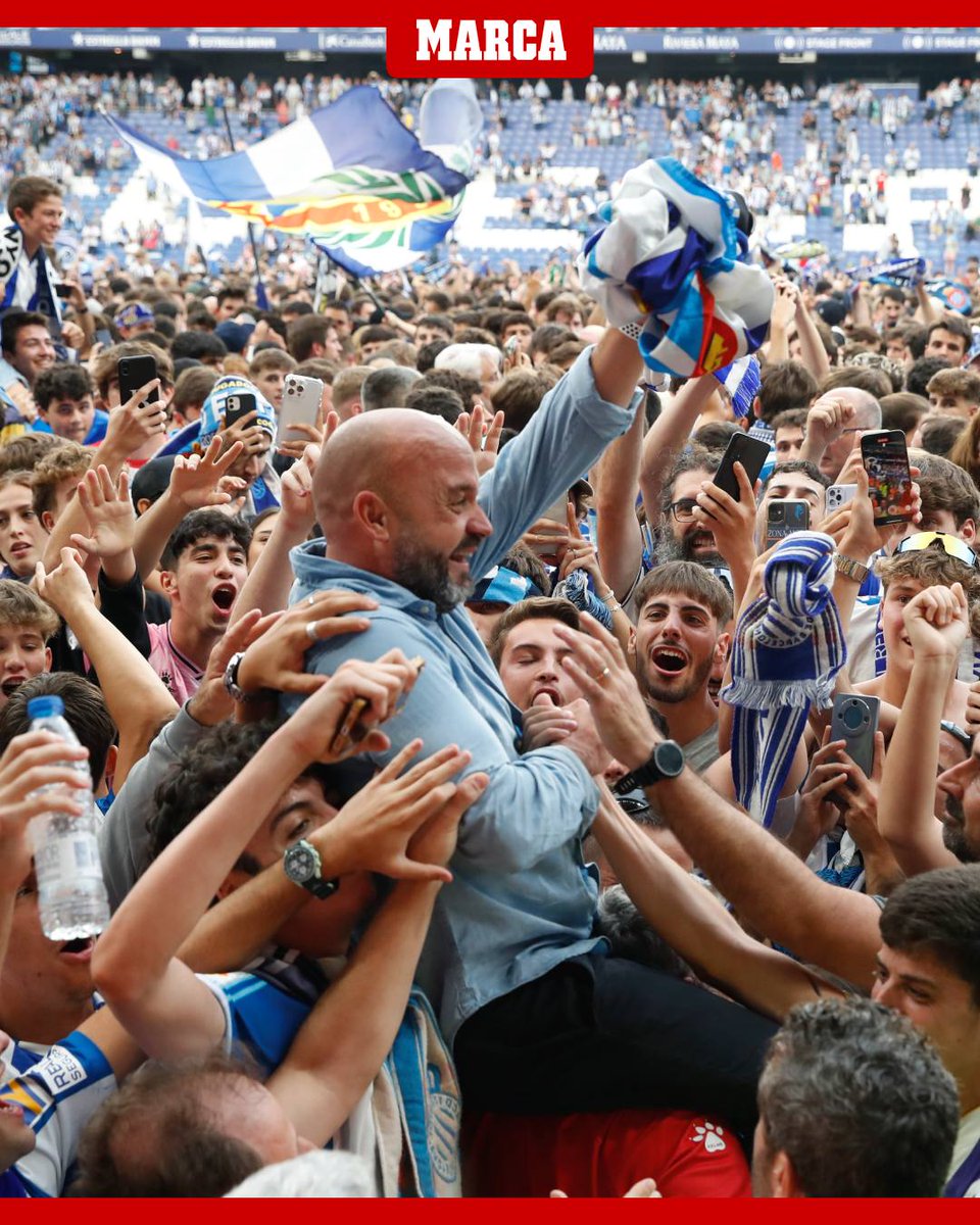 Hace poco entrenaba en 2ªB y 2ª RFEF

Cogió el filial del Espanyol a comienzo de temporada y en marzo llegó al primer equipo tras la salida de Ramis

Sólo 1 derrota (la ida en Oviedo) en 16 partidos para conseguir el objetivo: devolver a los pericos a Primera

Manolo González 🔝