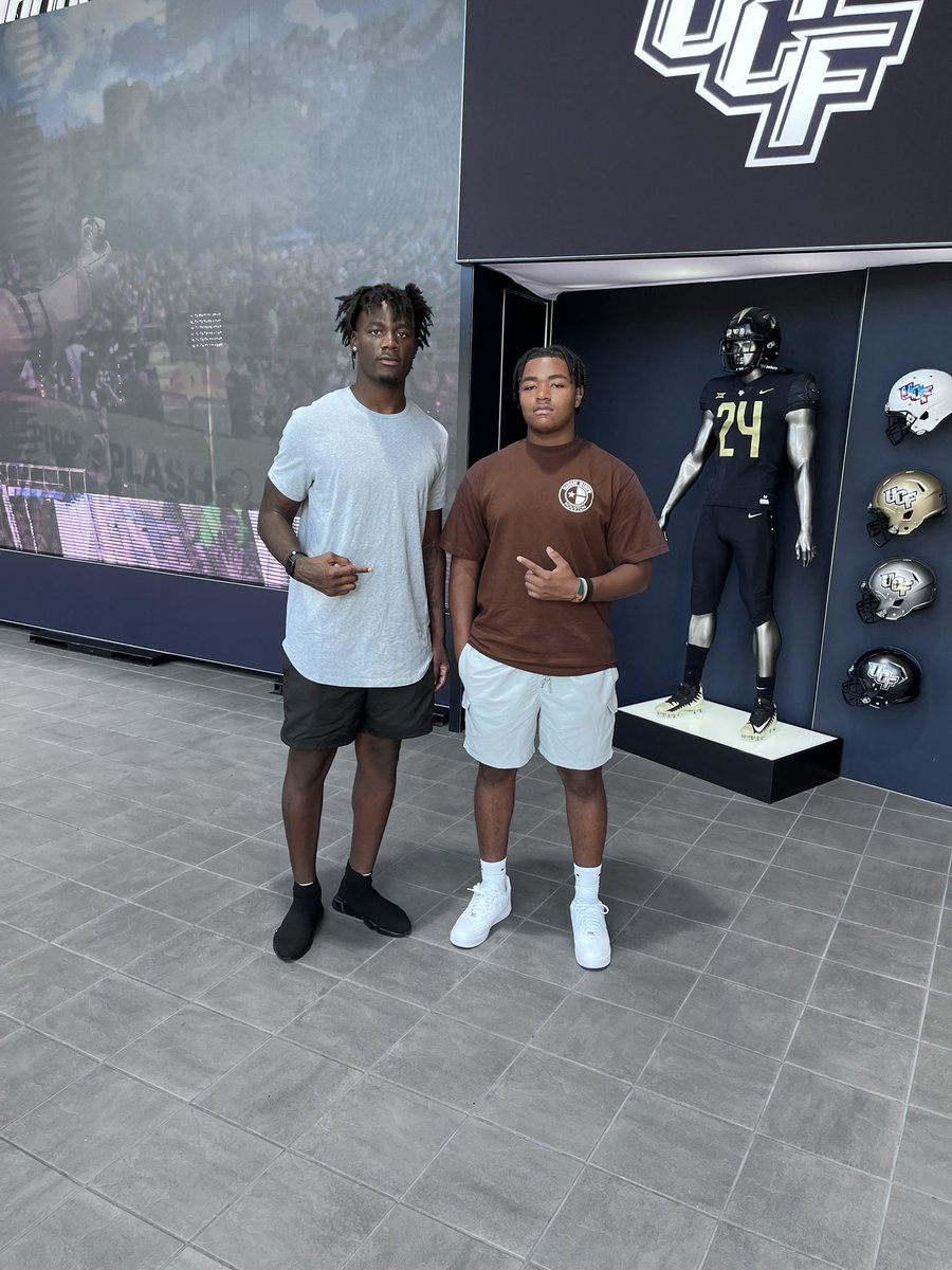 Rylan Kimpson (@rylankimpsontx) on Twitter photo Had a great visit today at <a href="/UCF_Football/">UCF Football</a>. Thank you to <a href="/CoachRaad/">Conor Raad</a> for showing me and my family the beautiful facilities. It was a pleasure to also meet with DC <a href="/CoachTedRoof/">Ted Roof</a> and DE Nyjalik Kelly. #EFND <a href="/STHFootball/">St. Thomas Football</a> <a href="/CoachMcGuire16/">Rich McGuire</a> <a href="/CoachDavis82/">Raymond Davis</a> <a href="/TXPSMedia/">Texas Private School Media</a> <a href="/TXPrivateFBGuy/">Texas Private School Football</a> Had a great visit today at <a href="/UCF_Football/">UCF Football</a>. Thank you to <a href="/CoachRaad/">Conor Raad</a> for showing me and my family the beautiful facilities. It was a pleasure to also meet with DC <a href="/CoachTedRoof/">Ted Roof</a> and DE Nyjalik Kelly. #EFND <a href="/STHFootball/">St. Thomas Football</a> <a href="/CoachMcGuire16/">Rich McGuire</a> <a href="/CoachDavis82/">Raymond Davis</a> <a href="/TXPSMedia/">Texas Private School Media</a> <a href="/TXPrivateFBGuy/">Texas Private School Football</a>
