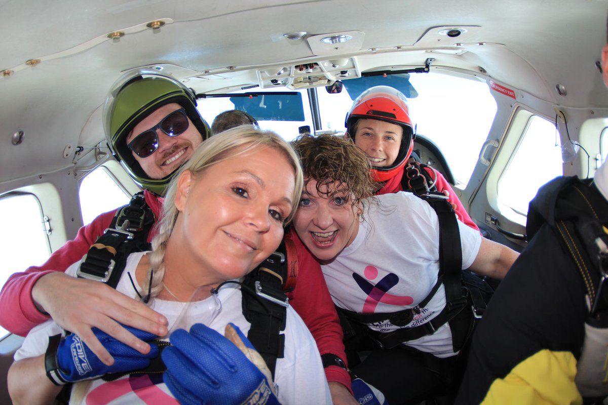 EleanorDuke19's tweet photo. So I jumped out of an airplane yesterday. Raising incredible valuable money for NHS Lincolnshire. Thank you to everyone who donated. It was incredible. @LPFTNHS @ULHT_News @LCHNHSTrust https://t.co/rBOtdMRzuO