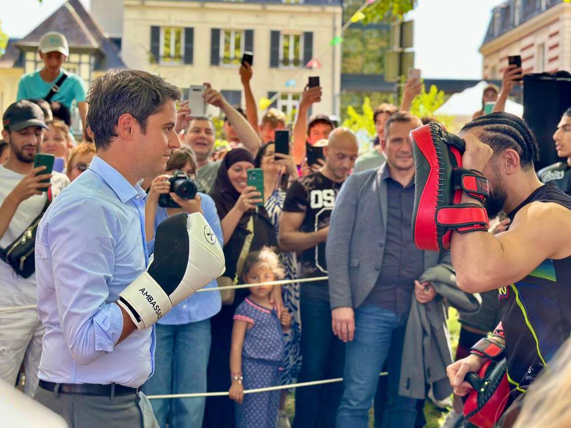Au combat avec notre Premier ministre <a href="/GabrielAttal/">Gabriel Attal</a> ! 🥊

Ensemble pour la République les 30 juin et 7 juillet.