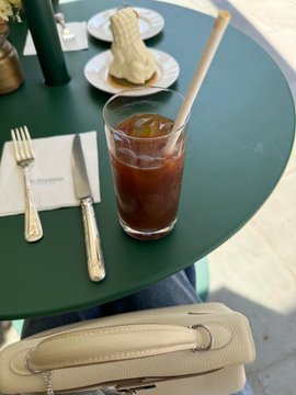 d98kymberly's tweet photo. Afternoon tea time ☕️ https://t.co/NtGr2RNiai