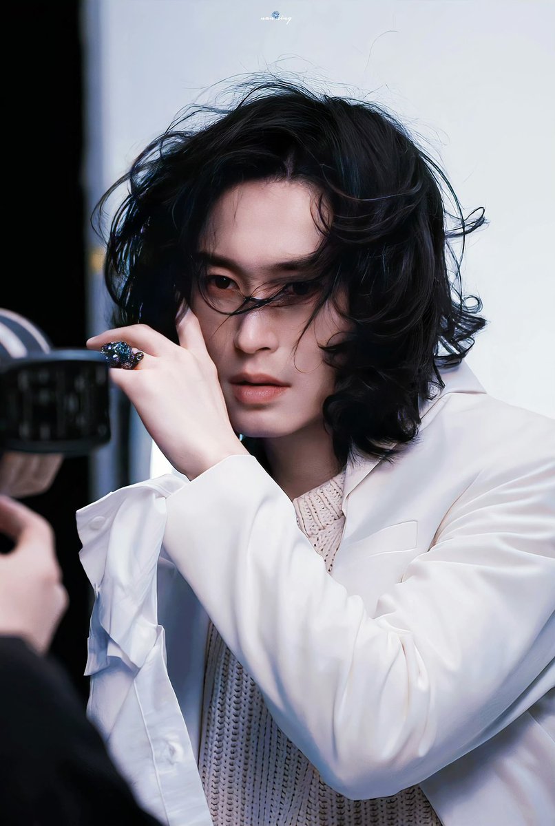 iJellyfish511's tweet photo. @thenreport Zhang Zhehan most handsome🥳🥳🥳🥳🥳 https://t.co/qAARFsmYBA