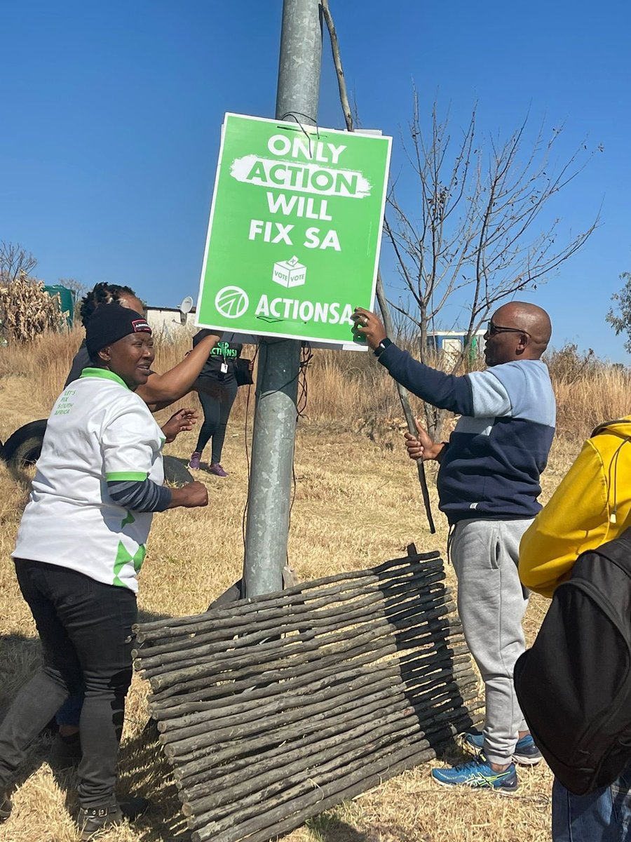 ActionSA_GP's tweet photo. Gauteng Provincial Chairperson @Funzi_Ngobeni supports activists in Mogale City with de-postering activities. #OnlyActionWillFixGauteng https://t.co/h1TMVP4kkK